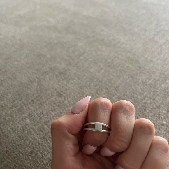 Gucci Interlock Silver Ring - Picture 2 of 8